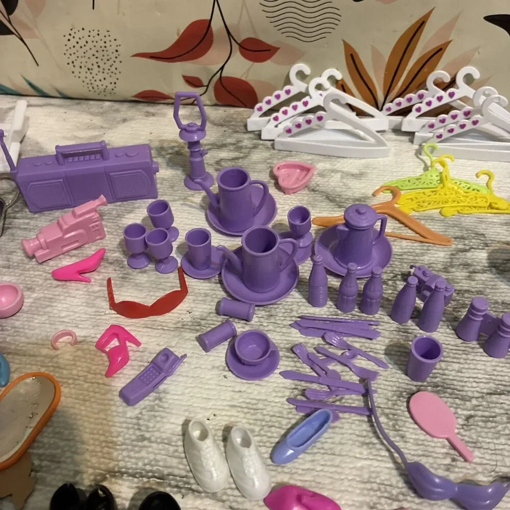 barbie accessories lot: 1960’s, 1992 Hangers And Other Items